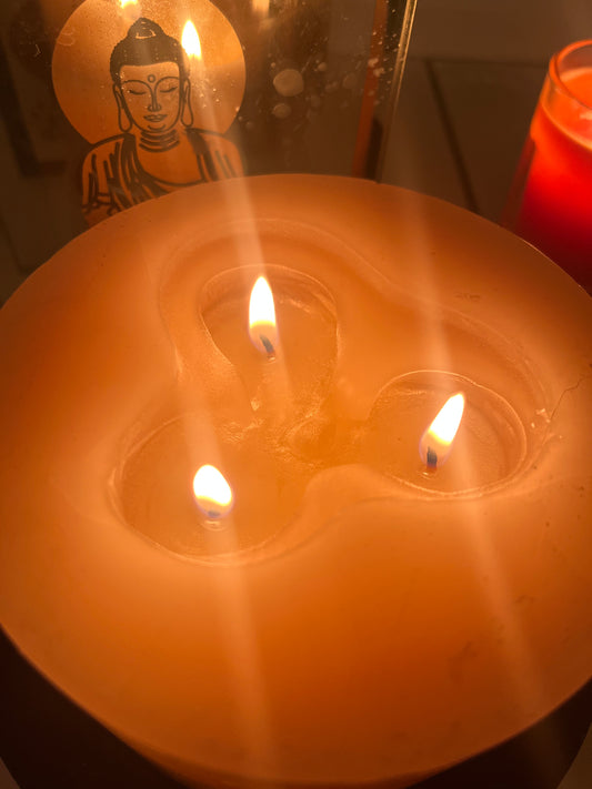 Title: The Art of Candle Burning: Understanding the Magic of the Melt Pool